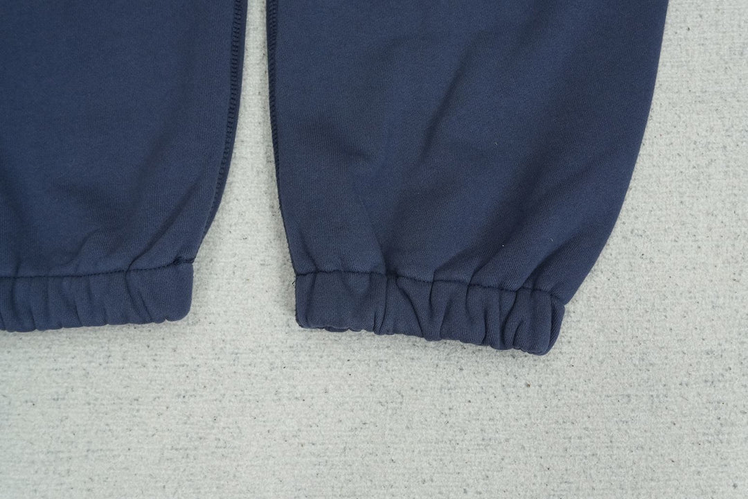 S - SWEATPANTS
