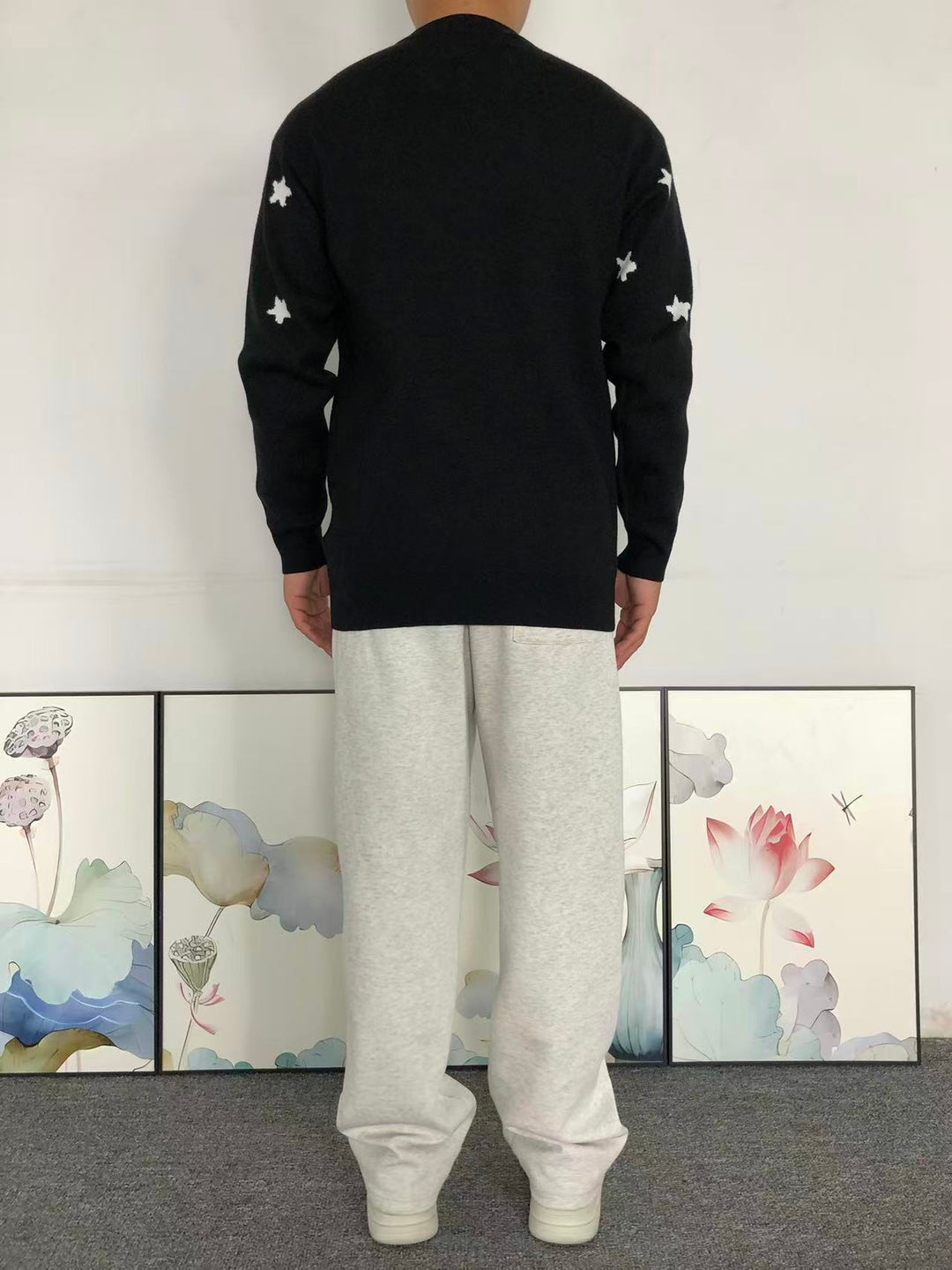 P - SWEATER