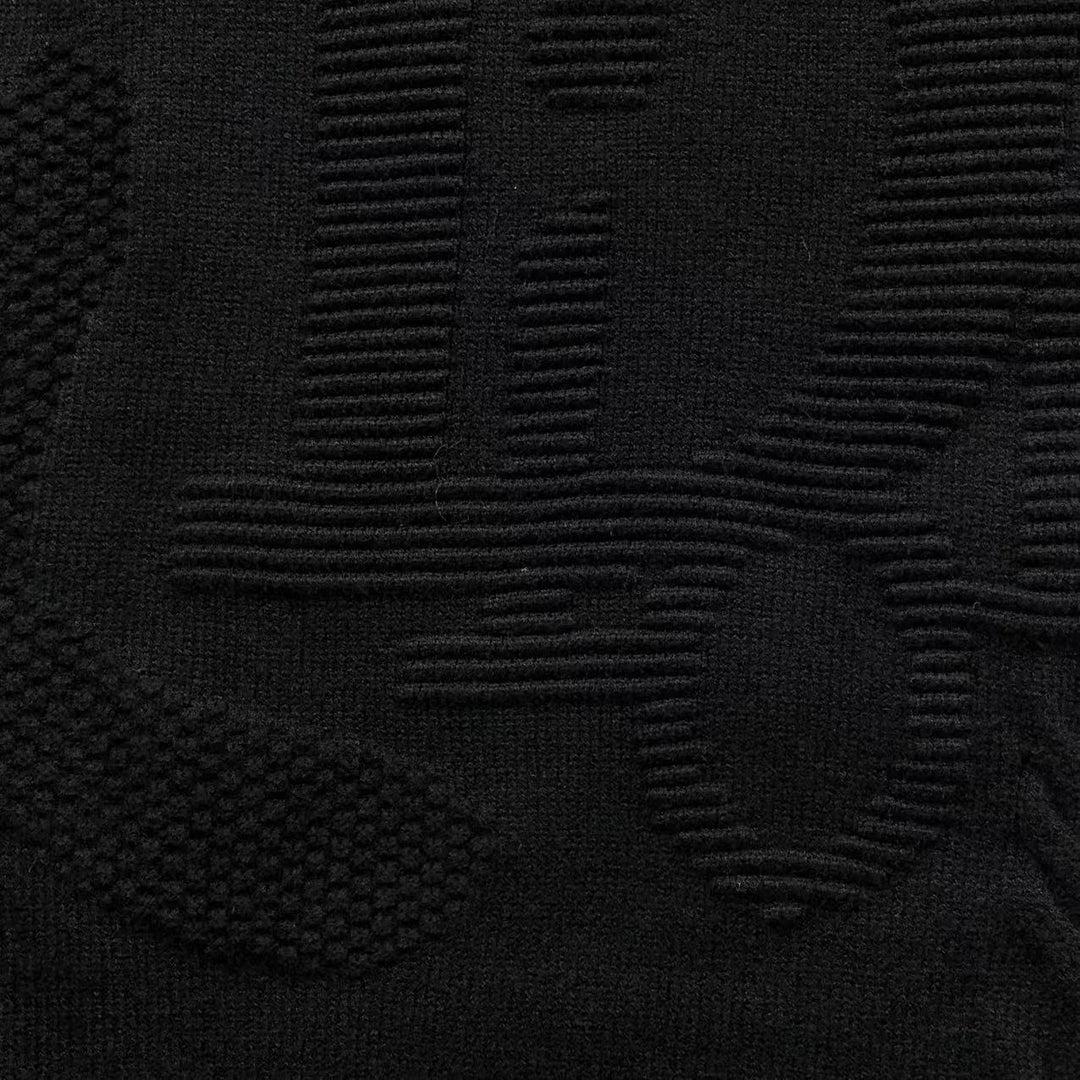 D - SWEATER
