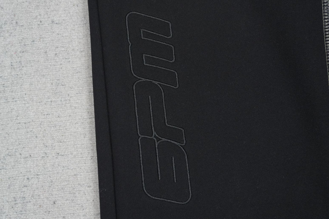 S - SWEATPANTS