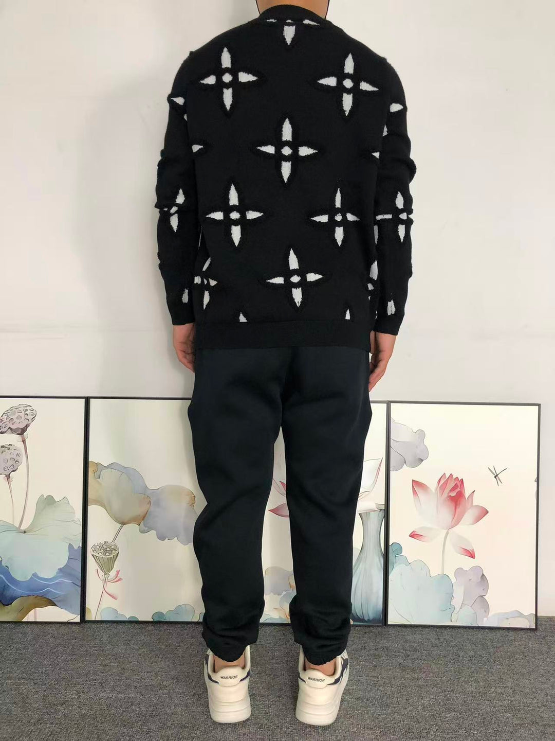 L - SWEATER