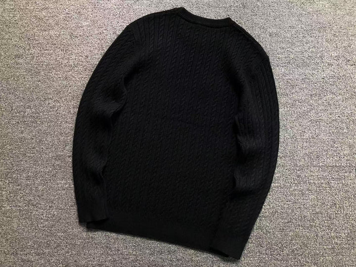 D - SWEATER