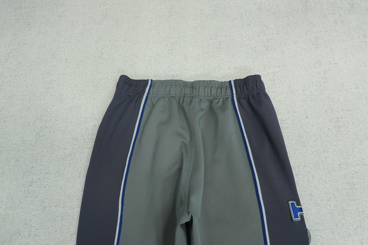 D - SWEATPANTS