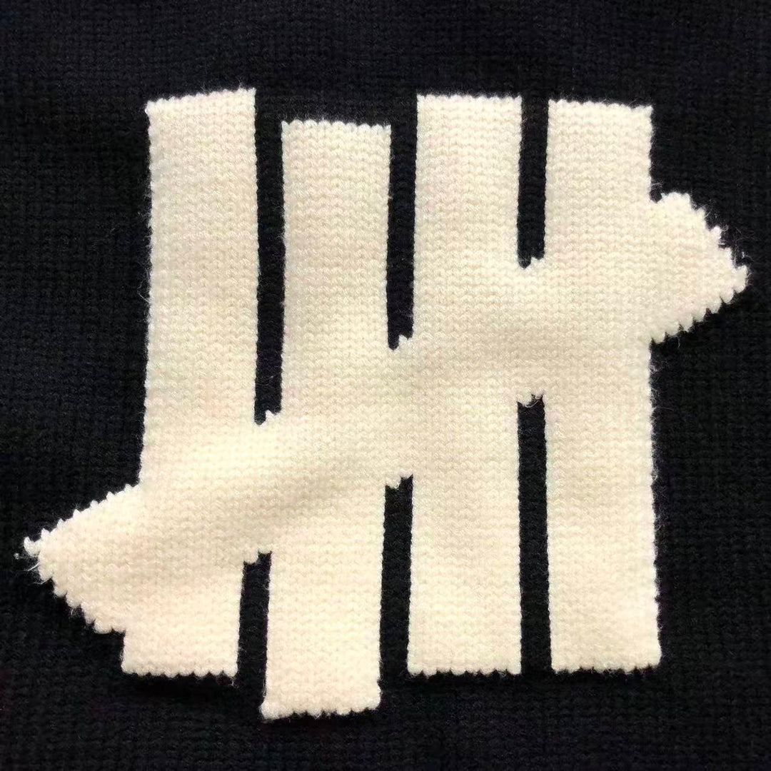 U - SWEATER