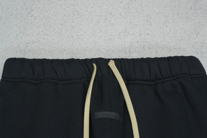 F - SWEATPANTS