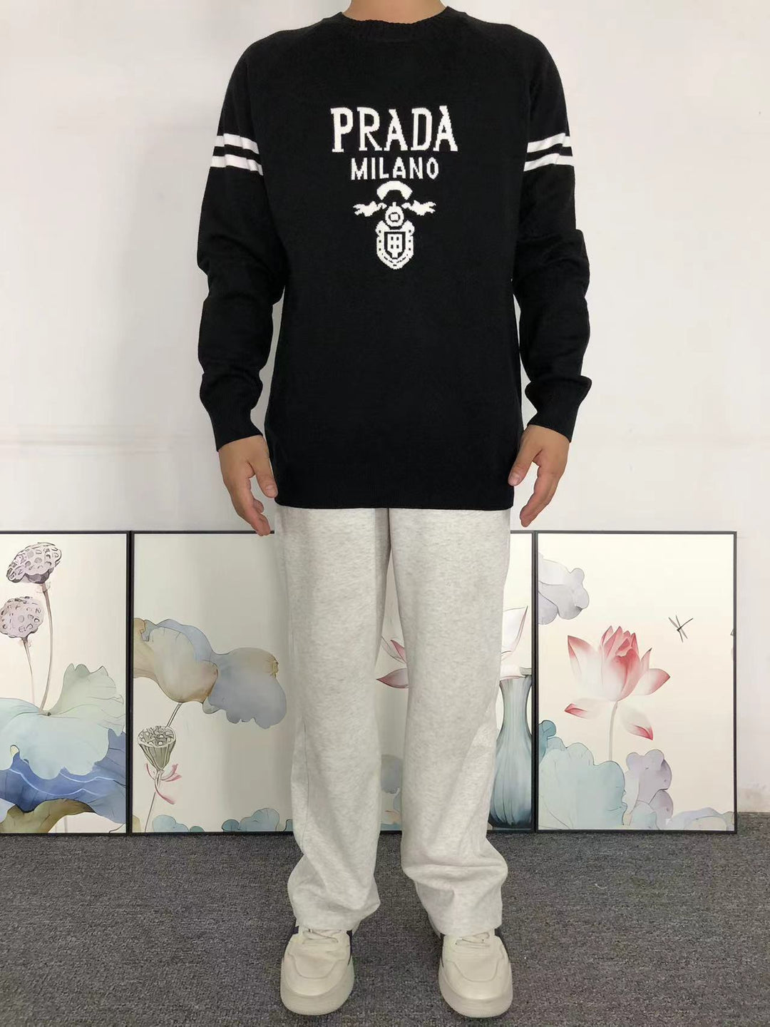 P - SWEATER