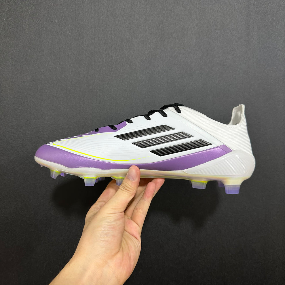 F - FUSSBALLSCHUHE