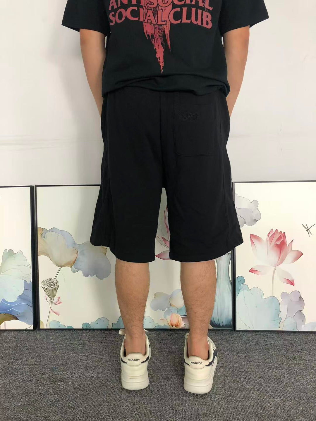 V - SHORTS