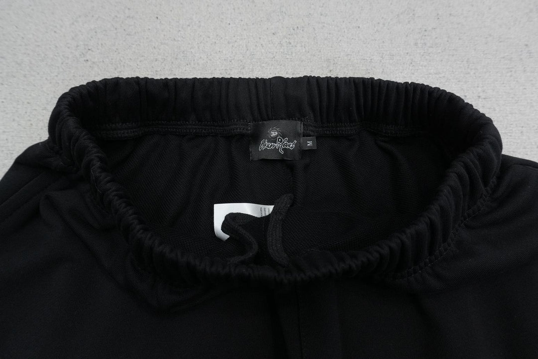 B - SWEATPANTS