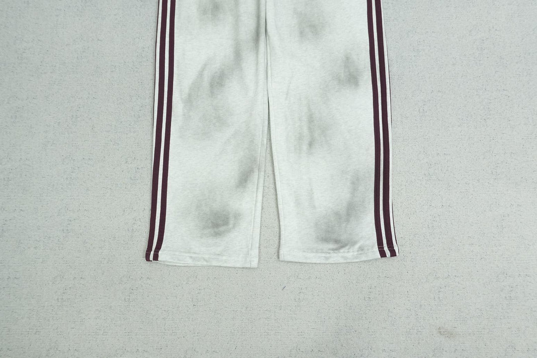 V - SWEATPANTS