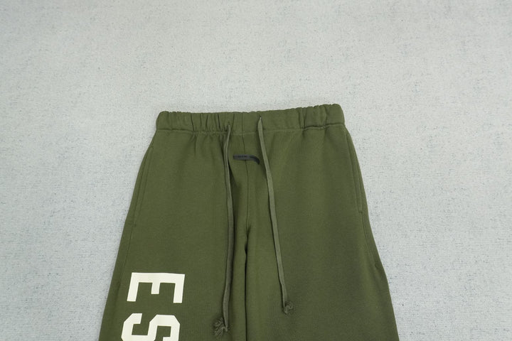 F - SWEATPANTS