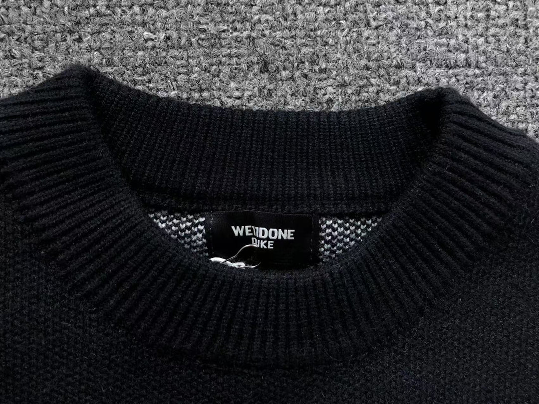 W - SWEATER