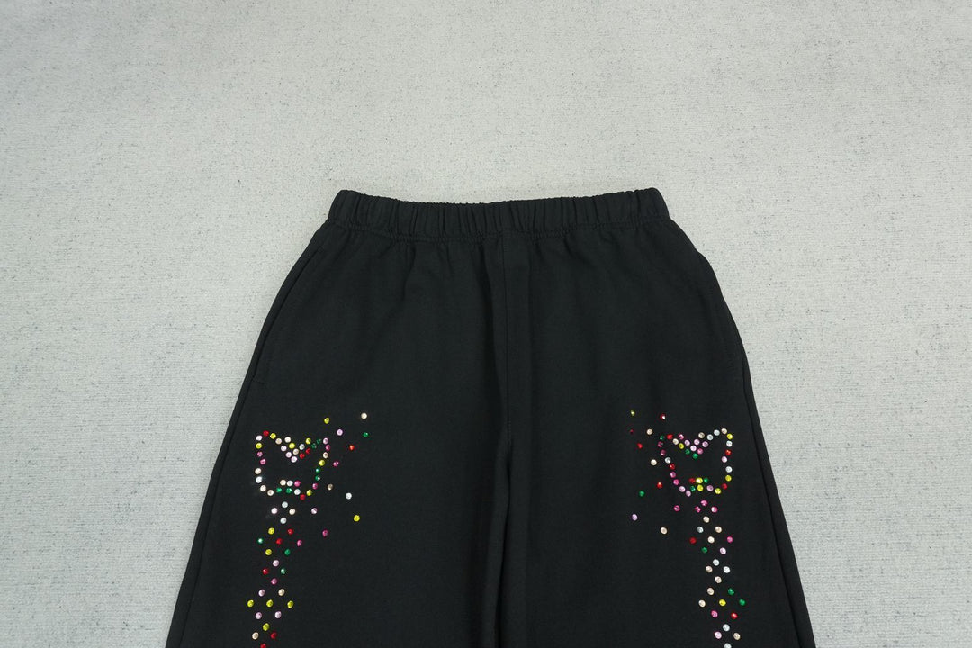 B - SWEATPANTS