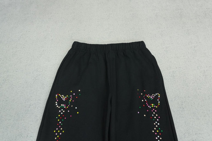 B - SWEATPANTS