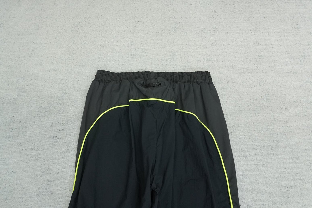 S - SWEATPANTS