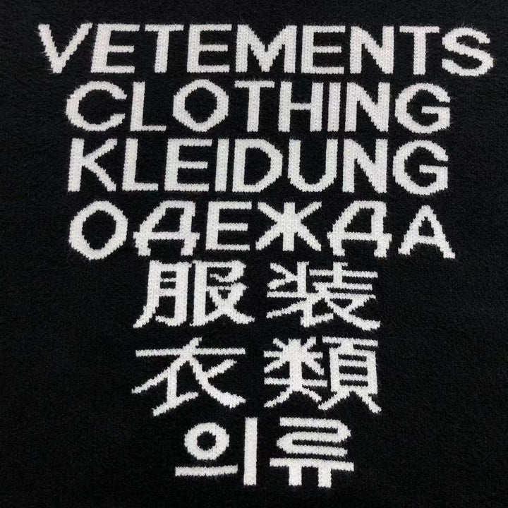 V - SWEATER
