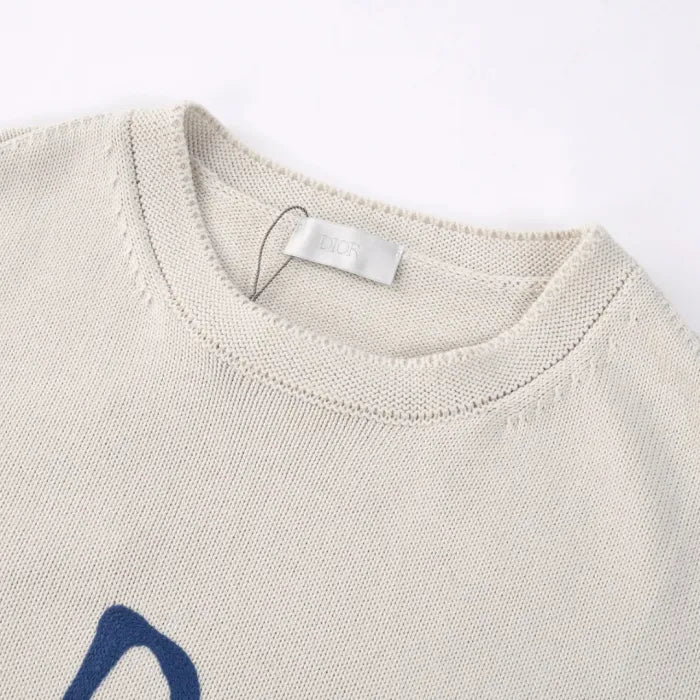 D - SWEATER