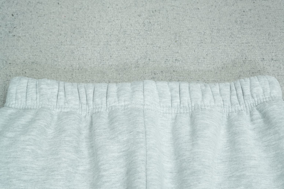 B - SWEATPANTS