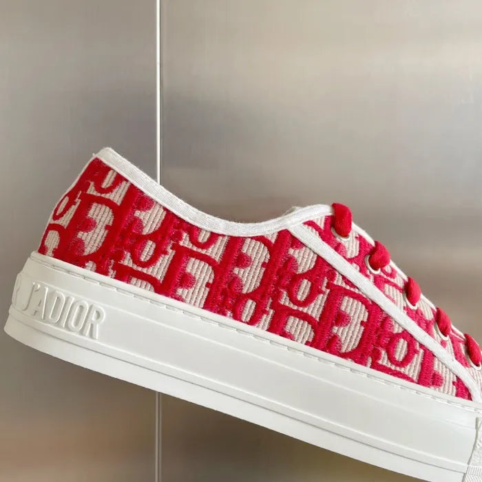D - SNEAKERS