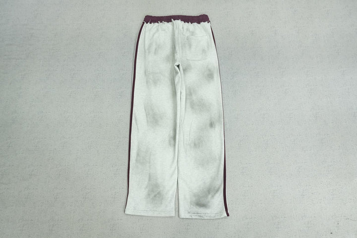 V - SWEATPANTS