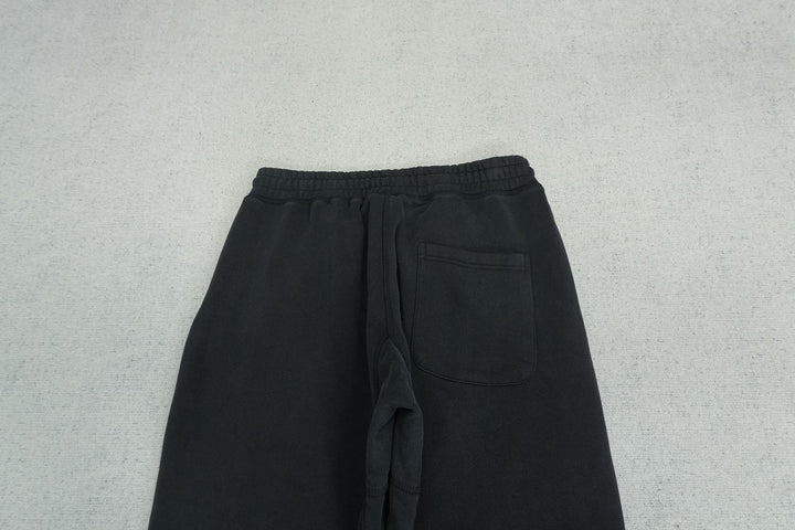 S - SWEATPANTS