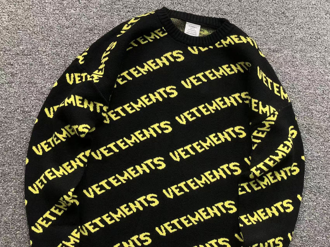 V - SWEATER