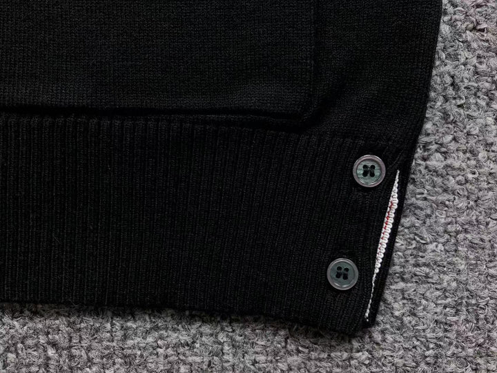 T - SWEATER