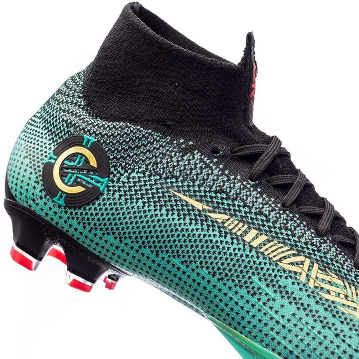S - FUSSBALLSCHUHE