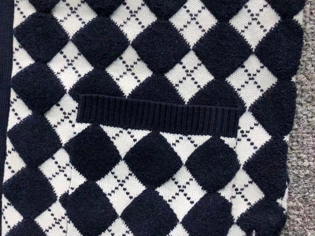 T - SWEATER