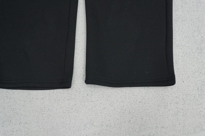 B - SWEATPANTS