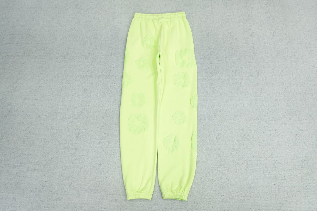 D - SWEATPANTS