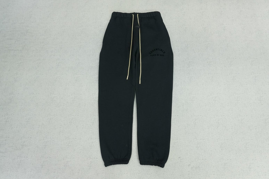 F - SWEATPANTS