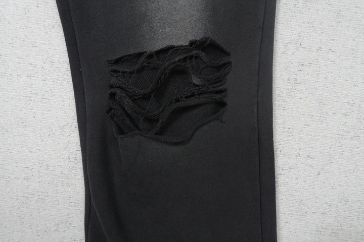 V - SWEATPANTS