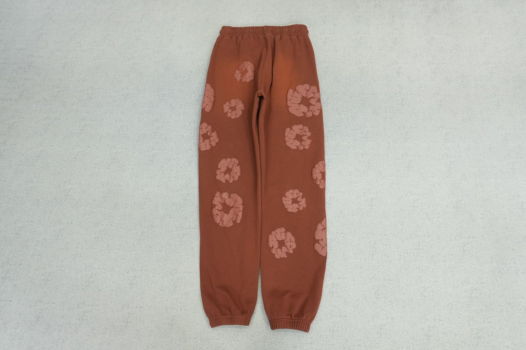 D - SWEATPANTS