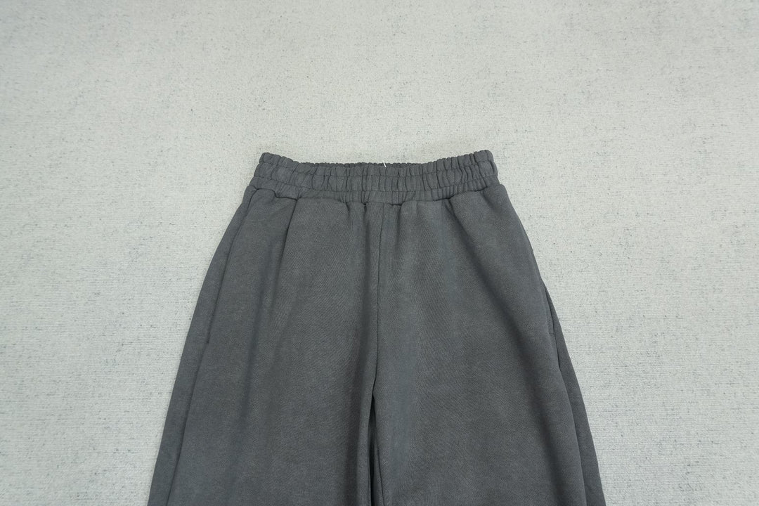 F - SWEATPANTS
