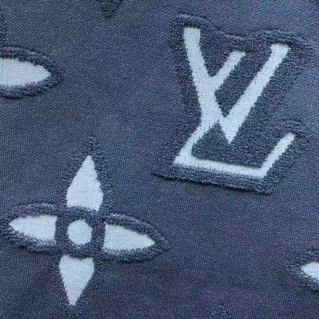 L - SWEATER