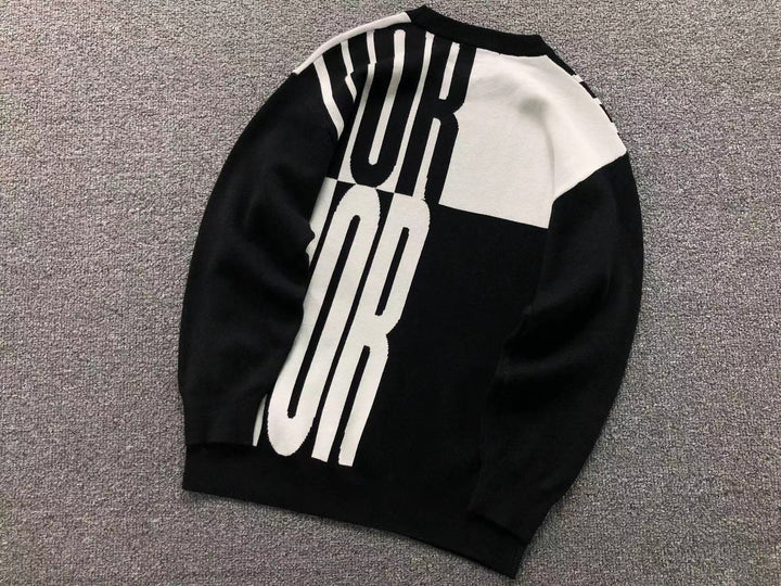 D - SWEATER