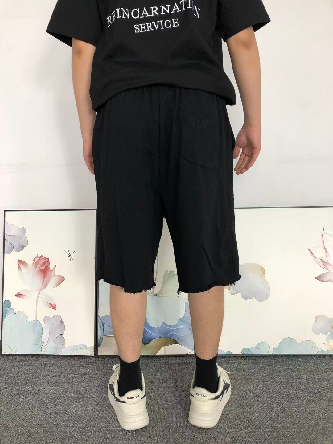 V - SHORTS
