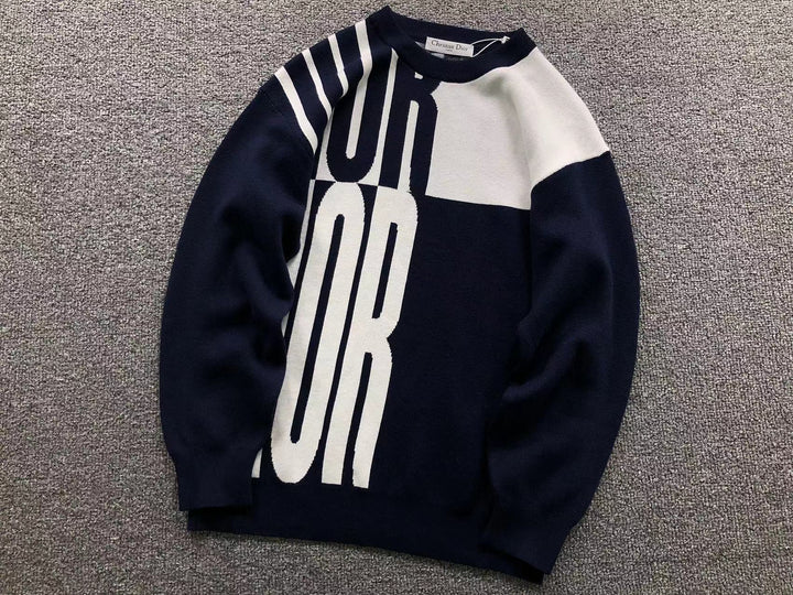 D - SWEATER