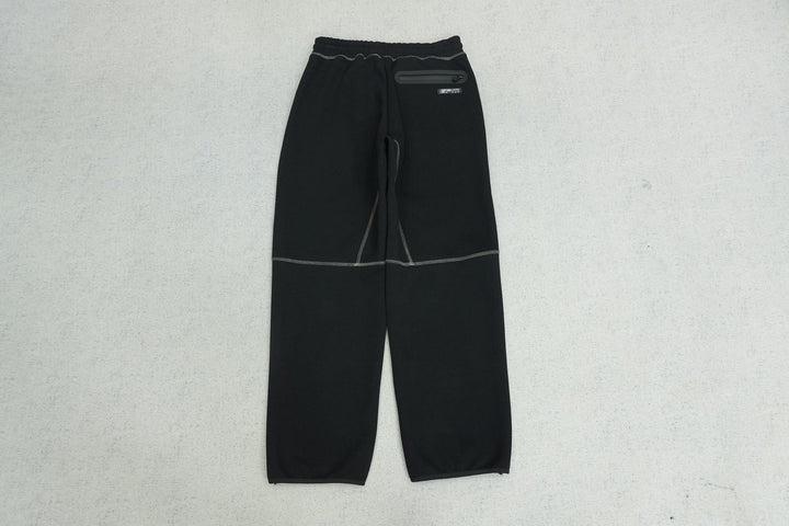 S - SWEATPANTS