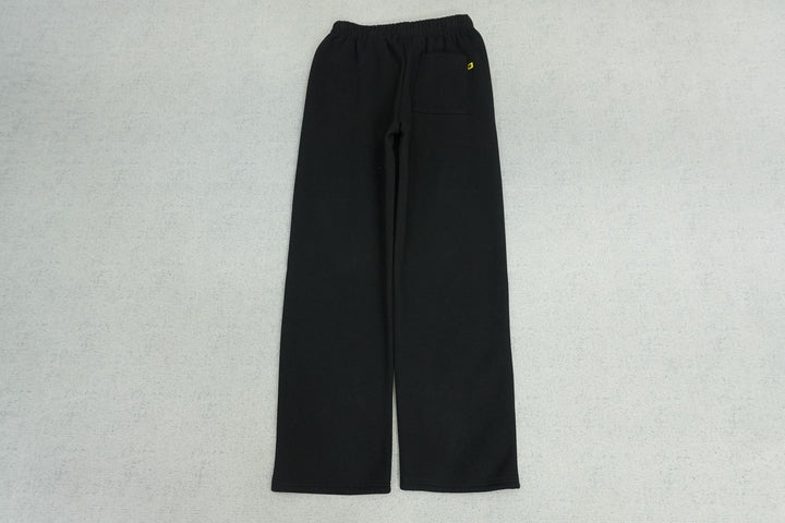 B - SWEATPANTS
