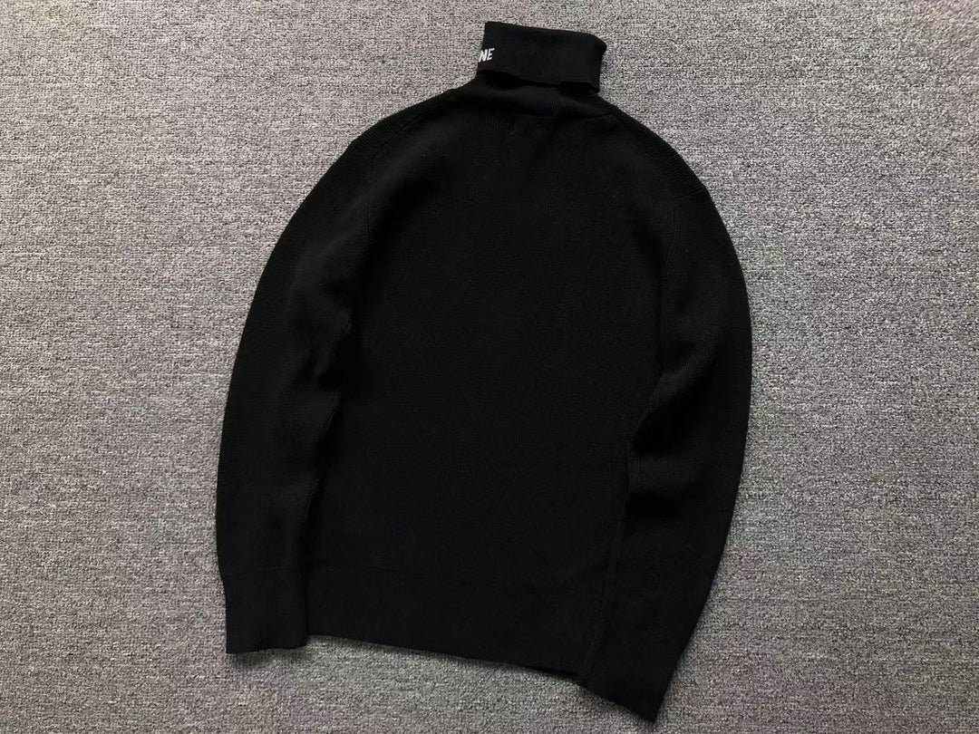 W - SWEATER