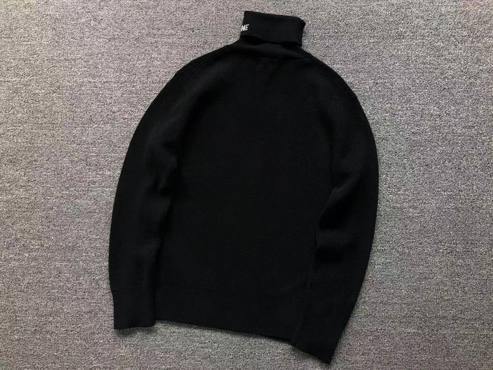 W - SWEATER