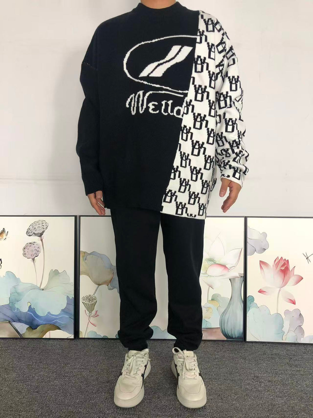 W - SWEATER
