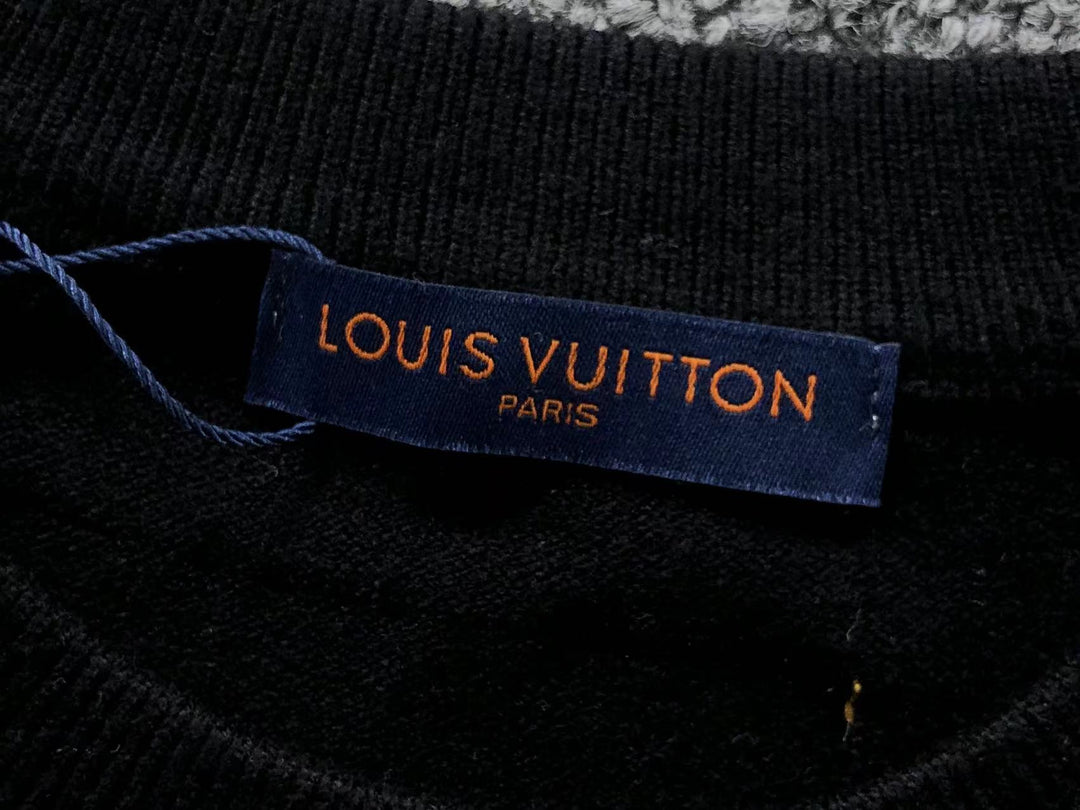 L - SWEATER