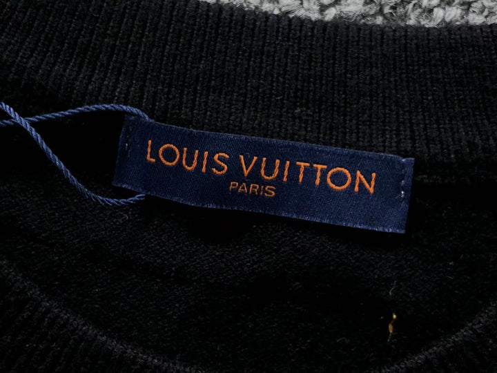 L - SWEATER