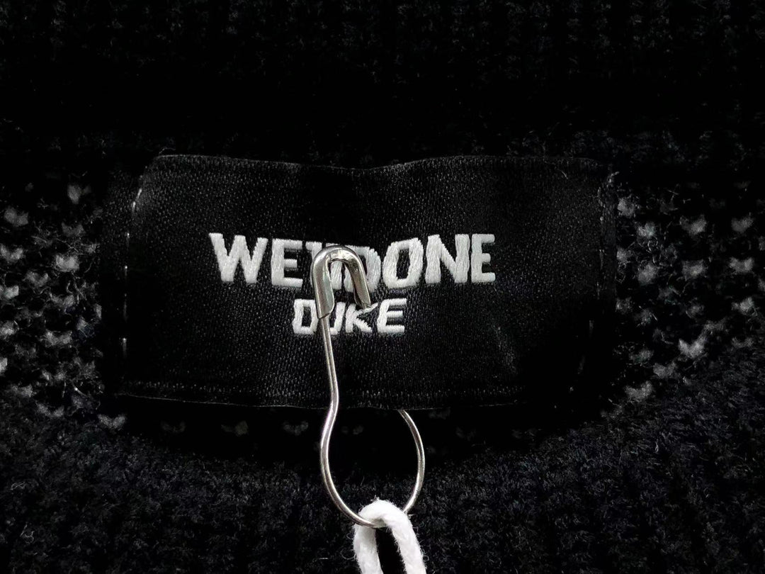 W - SWEATER