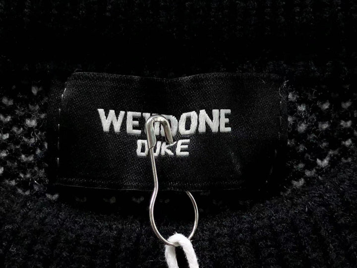 W - SWEATER