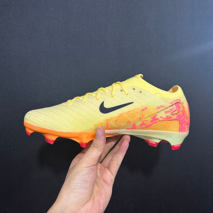 M - FUSSBALLSCHUHE