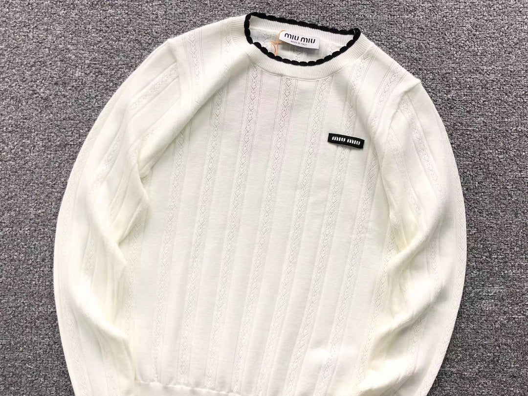 M - SWEATER